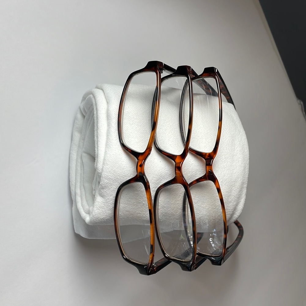 Hadley readers  2.50 magnification. 3 pairs tortoise shell color